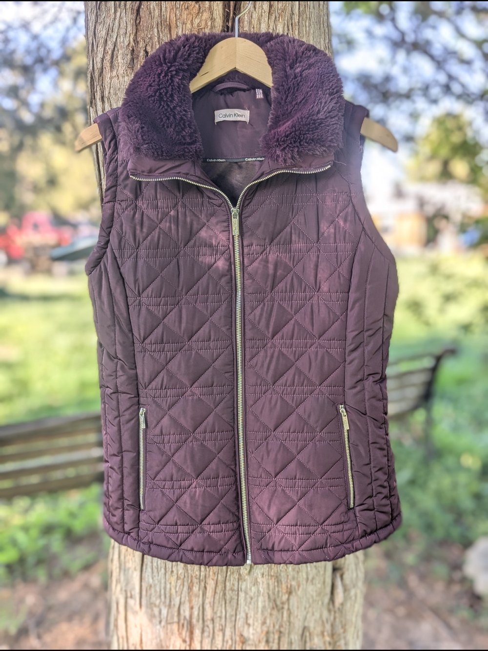 Calvin Klein Women's Quilted Faux-Fur Collar Vest - Size Medium